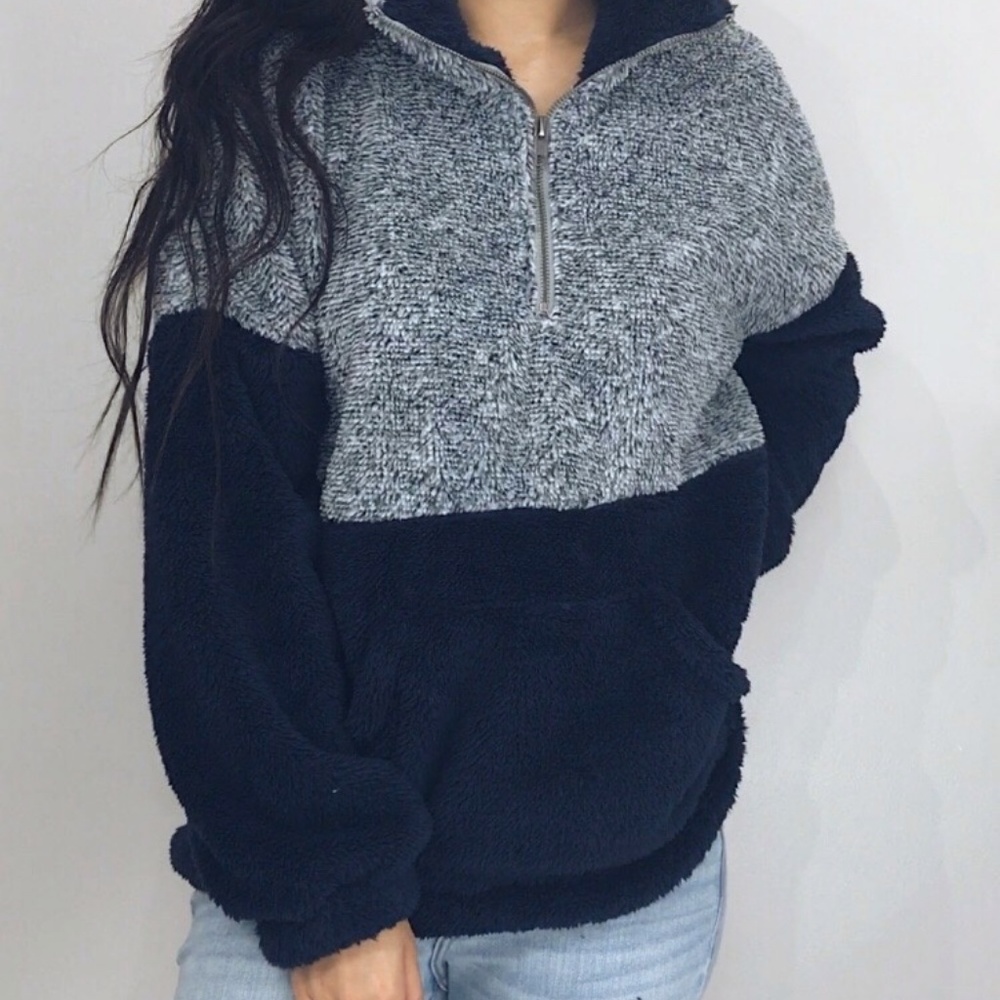 🆕Camila - Navy Fuzzy Pullover - Picture 2 of 7
